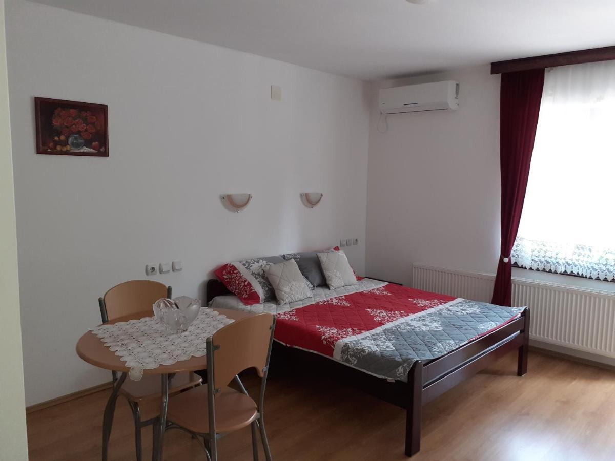 Apartmani "Vila Jelena" Arandjelovac Kültér fotó